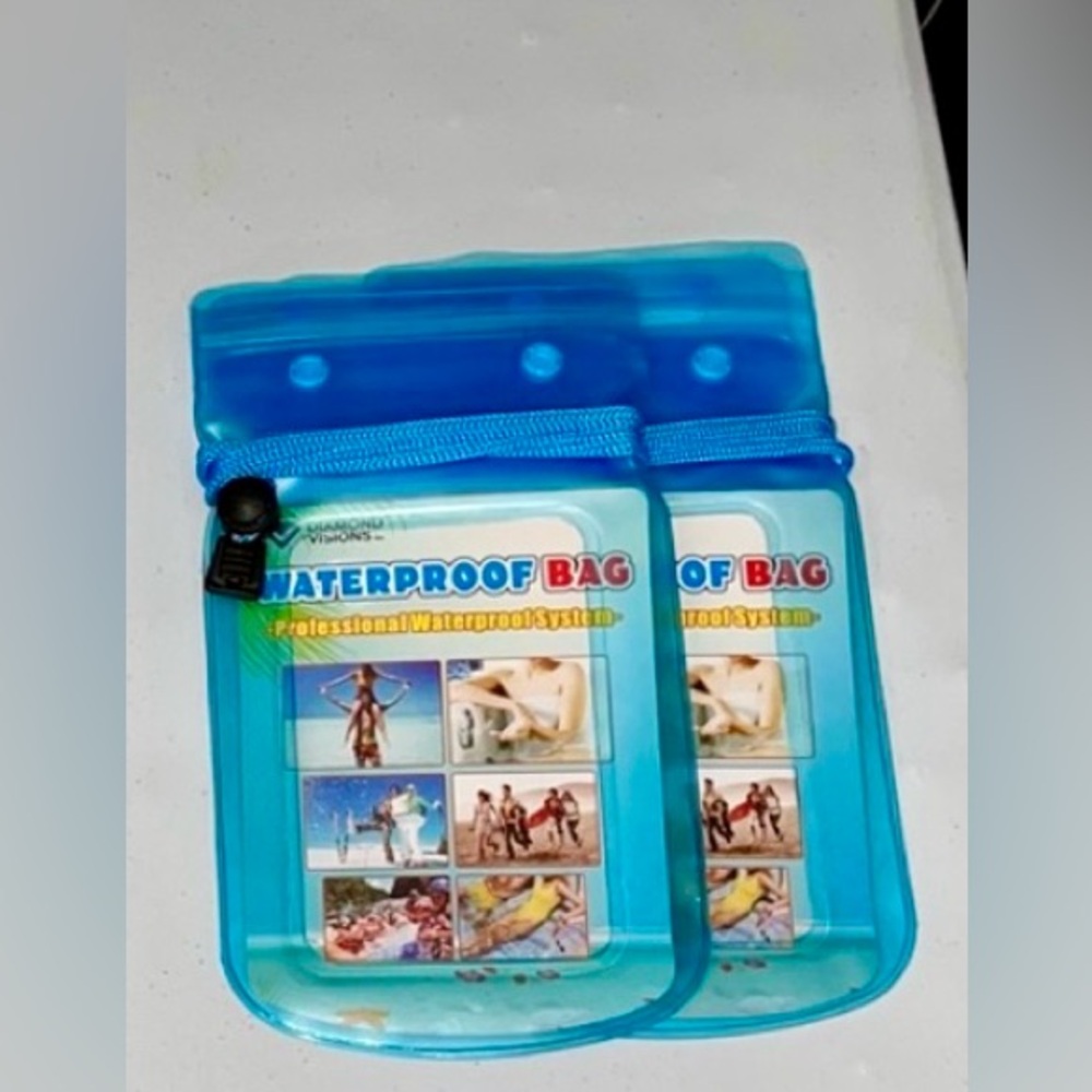 💙 NWT Blue Waterproof Bag Unisex